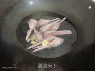 椒鹽鴨下巴的做法步驟：5