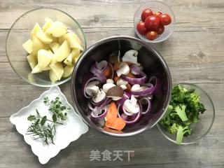 迷迭香雜蔬烤法式羊排的做法步驟：2