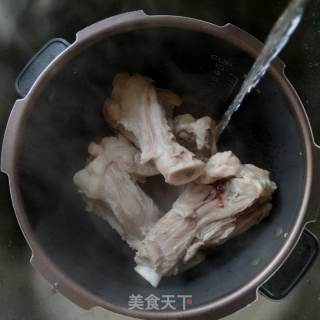 醬大骨的做法步驟：4