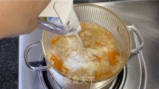 奶香南瓜燕麥粥的做法步驟：8