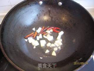 芹葉炒黃豆的做法步驟：6