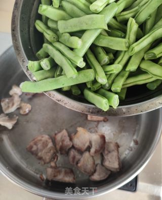 腱子肉燜四季豆的做法步驟：5