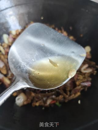 臘肉炒菌菇的做法步驟：8