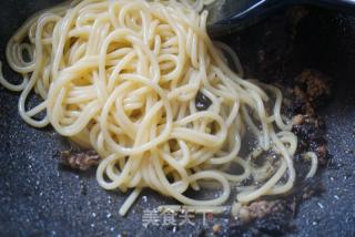 欖菜肉末意面的做法步驟：5