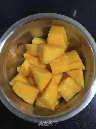 芒果慕斯蛋糕的做法步驟：1
