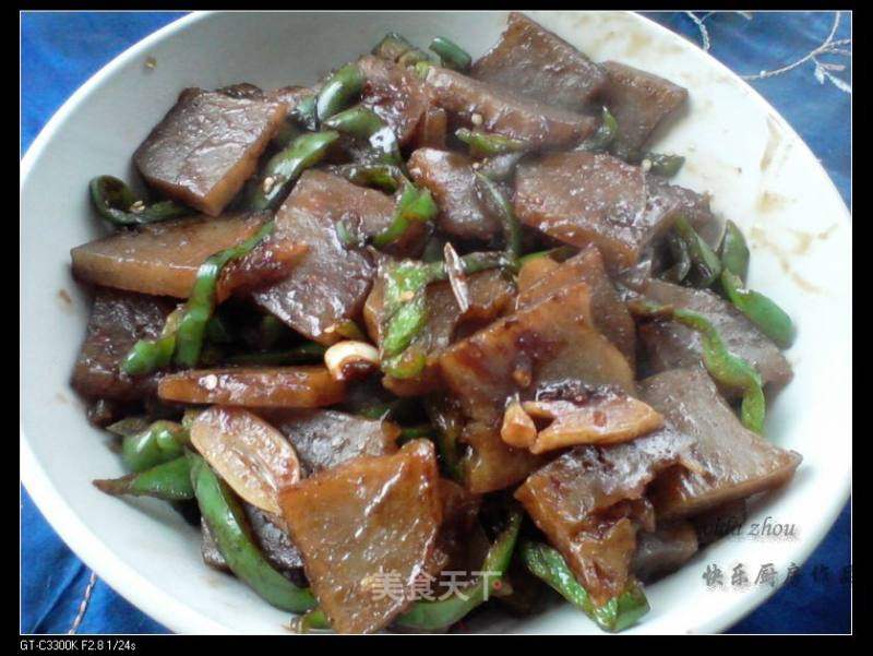 青椒燒燜子的做法