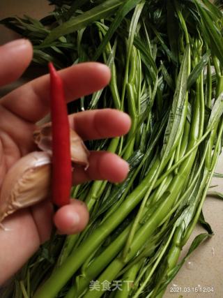 辣炒空心菜的做法步驟：1
