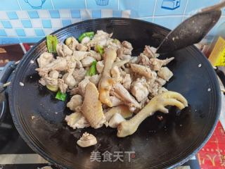 小雞燉蘑菇的做法步驟：18
