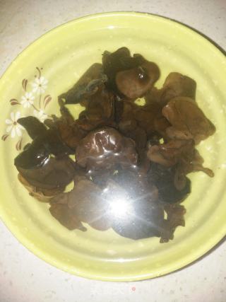 涼拌黃瓜腐竹木耳的做法步驟：1