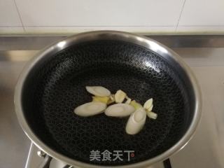 油燜大蝦的做法步驟：4