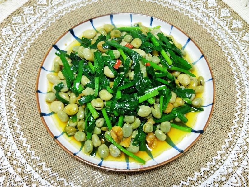 韭菜炒蠶豆的做法