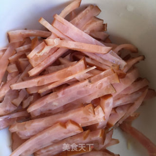 肘花火腿炒意面的做法步驟：4