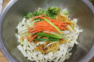 涼拌干豆腐的做法步驟：7