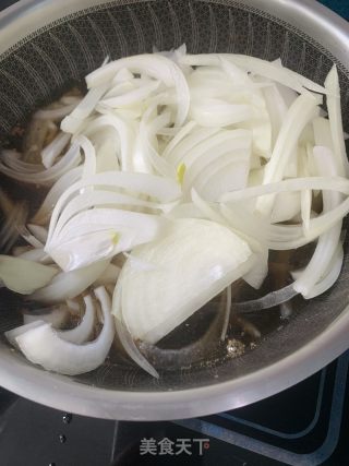 吉野家牛肉飯（家庭版）的做法步驟：2