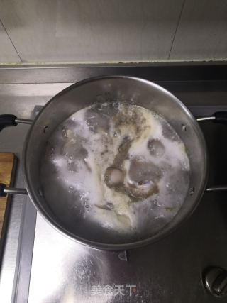 豬蹄燉山藥的做法步驟：3