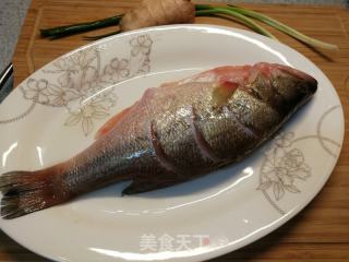 《三生三世枕上書》同款糖醋魚～茄汁糖醋魚的做法步驟：1