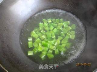 黃豆芽拌萵筍丁的做法步驟：4