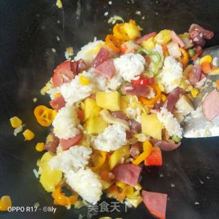 菠蘿炒飯的做法步驟：8