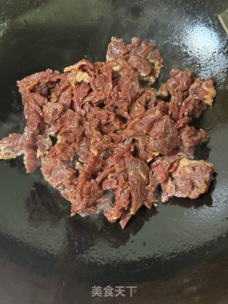 蝦仁炒牛肉的做法步驟：7