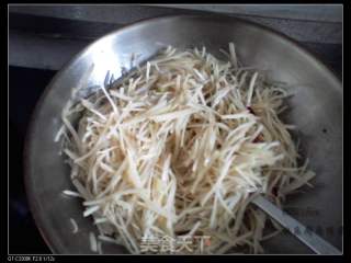 酸辣土豆絲的做法步驟：4