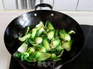上海青炒海米的做法步驟：6