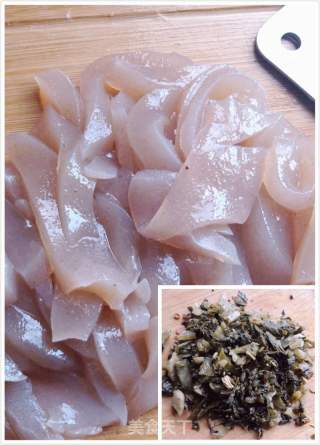 滇味酸菜魔芋粉絲煲的做法步驟：3