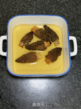 羊肚菌蒸肉餅的做法步驟：1