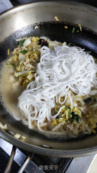 東北酸菜漬粉條的做法步驟：7
