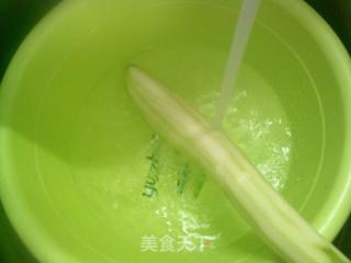 西瓜皮炒夜開花的做法步驟：2