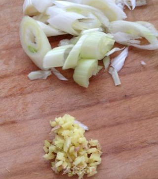 香干炒韭菜的做法步驟：4