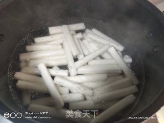 泡菜炒年糕的做法步驟：2