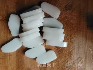 雞蛋青菜炒年糕的做法步驟：2