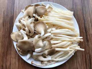 韓式泡菜鍋的做法步驟：4