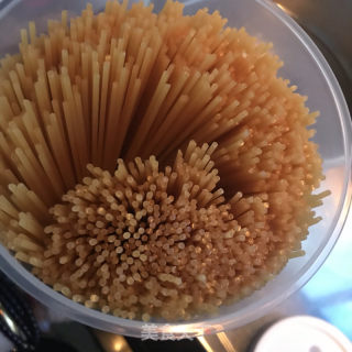 牛肉番茄拌意面的做法步驟：2