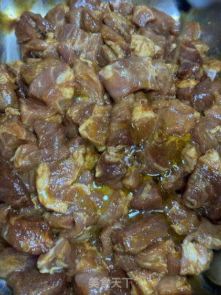 蒜香梅肉粒的做法步驟：5
