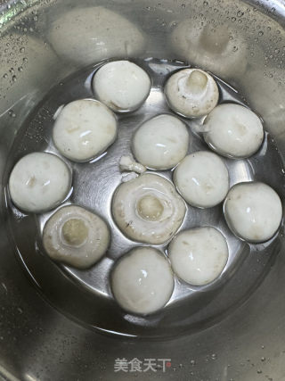 黃油口蘑牛肉粒的做法步驟：4