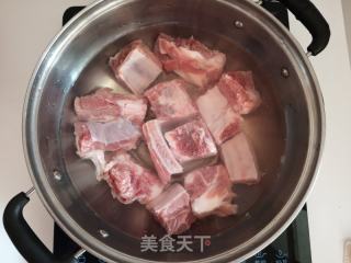 土豆燉排骨+花卷一鍋出的做法步驟：4