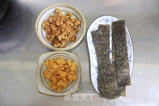 雞肉蘿卜紫菜包飯的做法步驟：2
