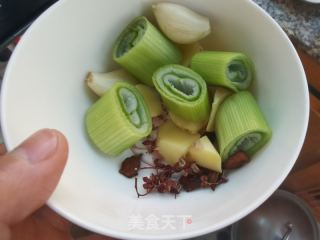 小雞燉蘑菇的做法步驟：14