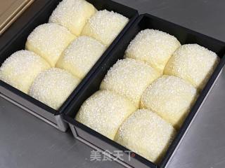 椰香味爆棚の小面包，柔軟細(xì)膩巨好吃！的做法步驟：8