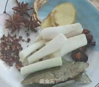醬大骨的做法步驟：2