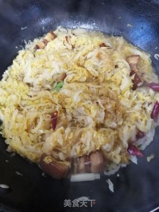 紅燒肉燉酸菜的做法步驟：6