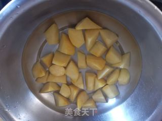 拔絲蜜紅薯的做法步驟：3
