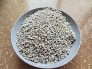 炒薏仁的做法步驟：1