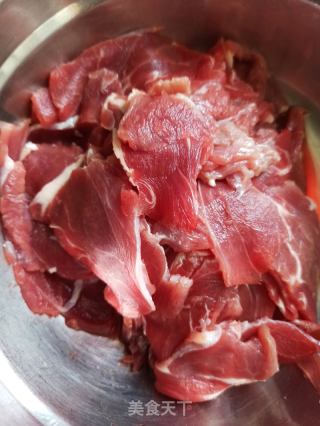 蔥爆羊肉的做法步驟：1