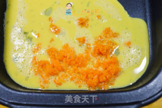 9個月以上輔食胡蘿卜花朵厚蛋燒的做法步驟：5