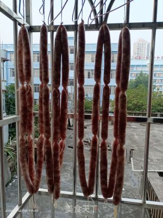 臘腸的做法步驟：1