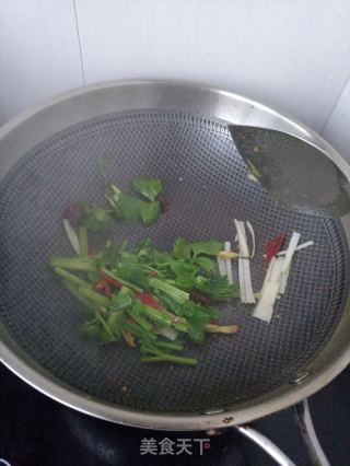 干煸蠶蛹的做法步驟：15