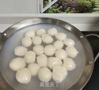 家庭制作魚(yú)丸的做法步驟：8