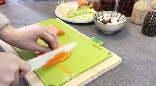 小石窖私房菜韓式拌飯的做法步驟：2